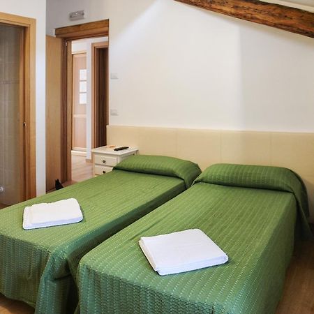 Locanda Del Re Feltre Exteriör bild