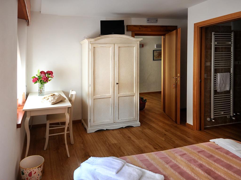 Locanda Del Re Feltre Rum bild