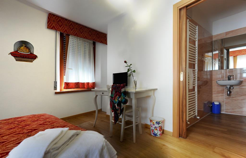 Locanda Del Re Feltre Rum bild