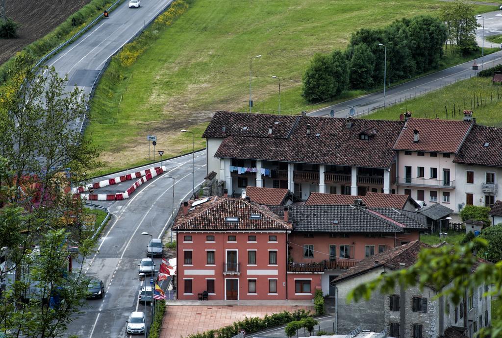 Locanda Del Re Feltre Exteriör bild
