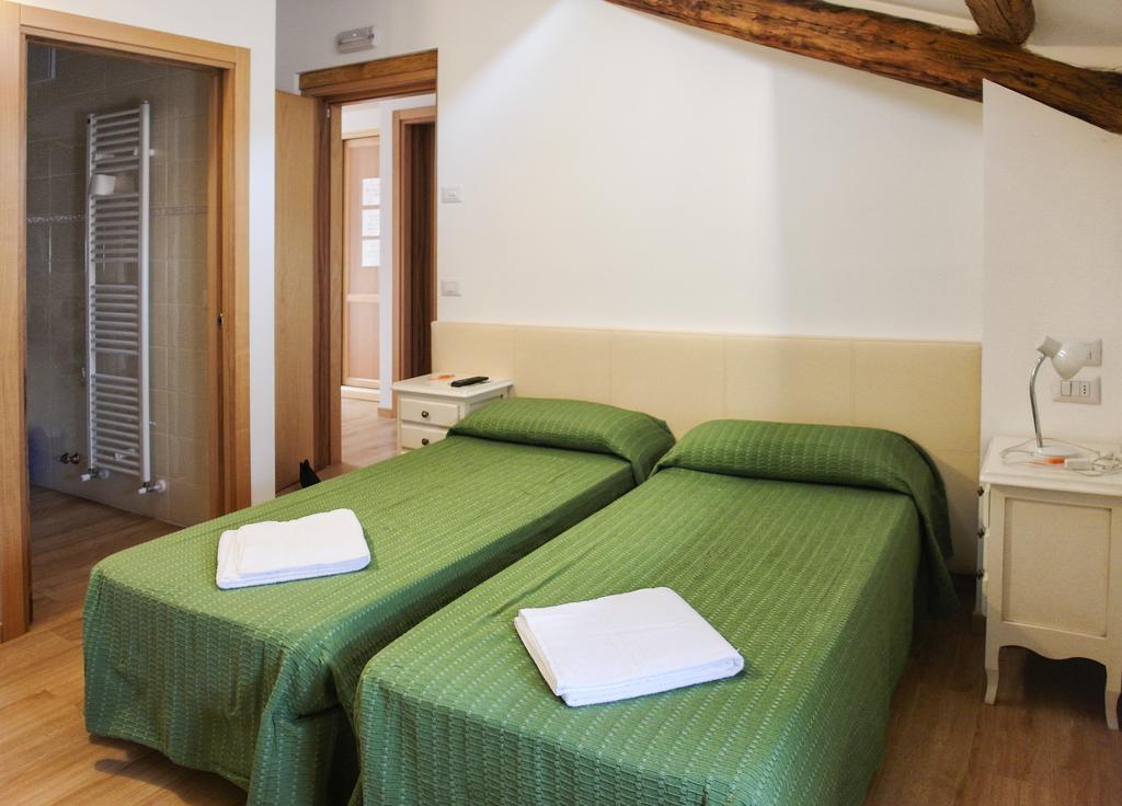Locanda Del Re Feltre Exteriör bild